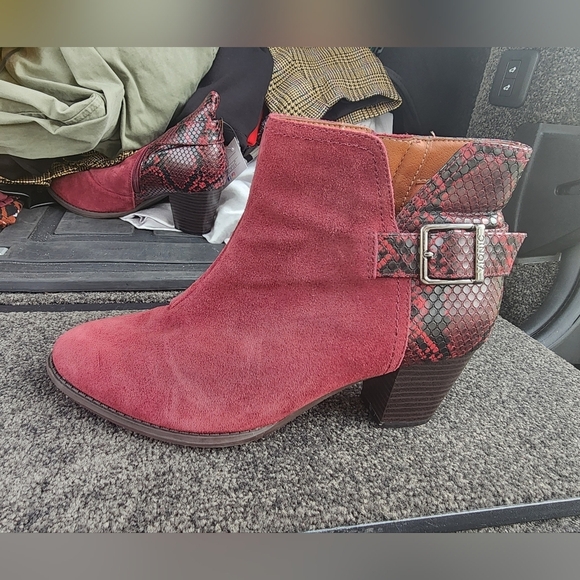 Vionic suede botties PERFECT SHAPE - Picture 2 of 7